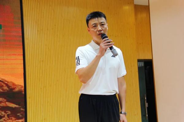 徐校长讲话