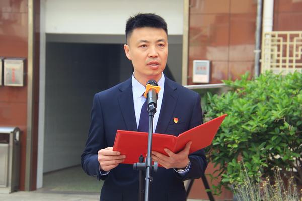 徐校长赞礼